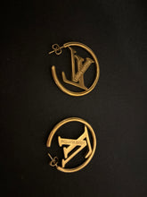Load image into Gallery viewer, Lv x white hoops
