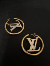Load image into Gallery viewer, Lv x white hoops

